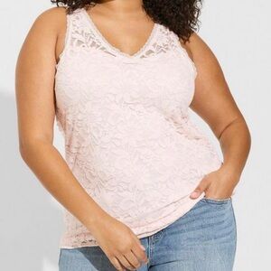BNWT torrid  size 3, soft Lace v neck/back tank in a beautiful soft pink shade